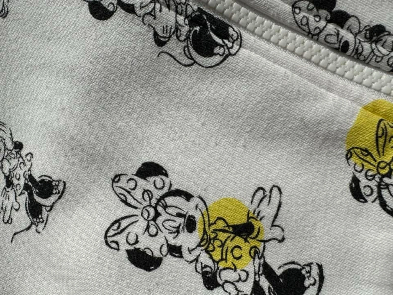 🧥 Disney Minnie fleece-lined zip-up sweatshirt – 6 years – Good condition – photo 3
